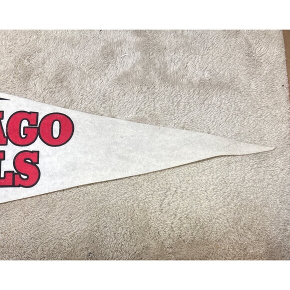 Vintage Chicago Bulls Pennant NBA Licensed Felt Red & White Basketball - Picture 4 of 8